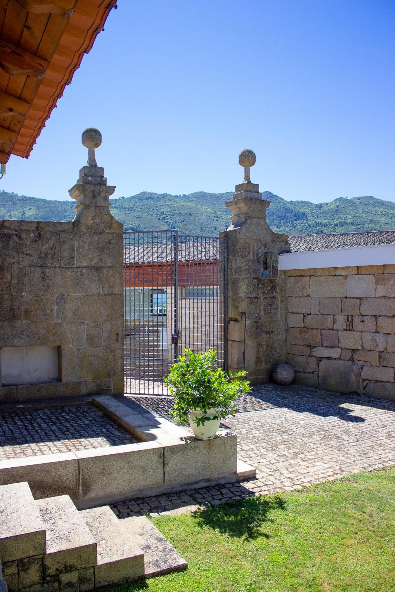Hotel Rural Casa De Samaioes Chaves Exterior photo